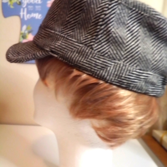 VINTAGE Houndstooth Pom-Pom Wool Paper Boy Cap Rabbit Tail Pom Pom Gently loved - Picture 3 of 4